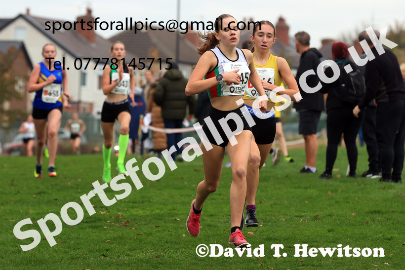 Girls Under-15s relay, 2025 Northern Cross Country Relays, Graves Park, Sheffield. Photo: David T. Hewitson/Sports for All Pics